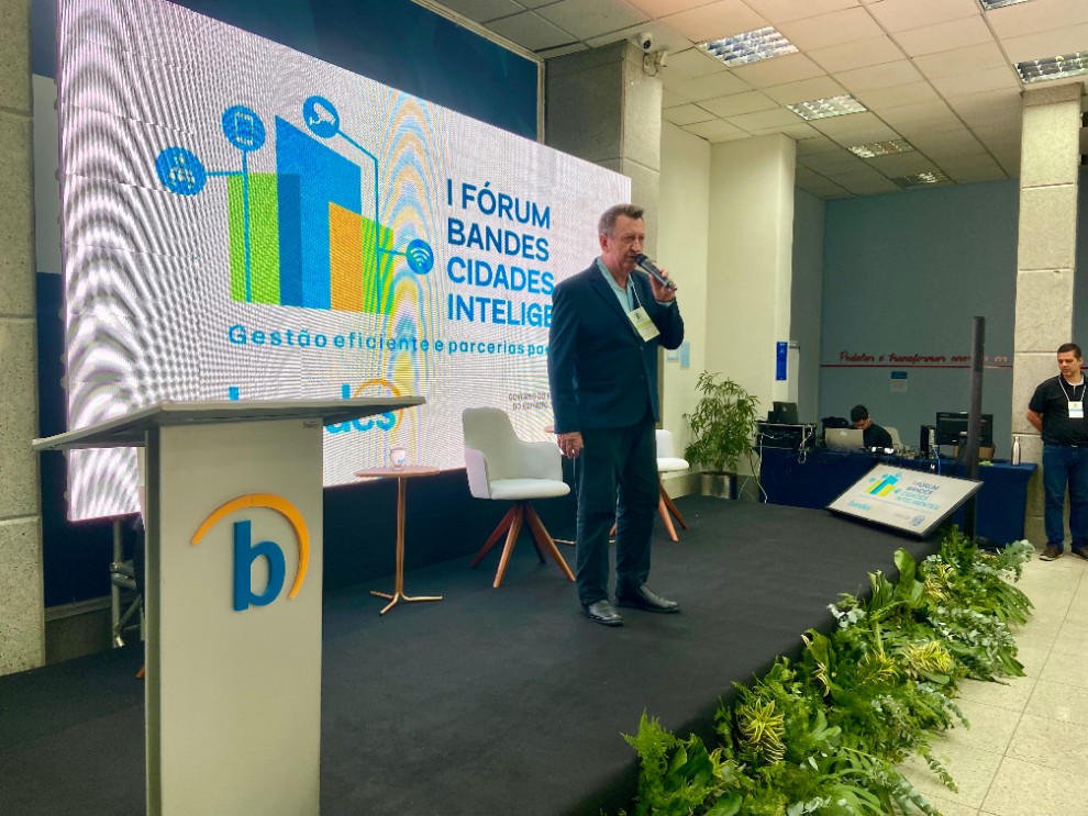 Capa da notícia I Fórum Bandes Cidades Inteligentes reúne prefeitos para falar de inovação e desenvolvimento municipal 